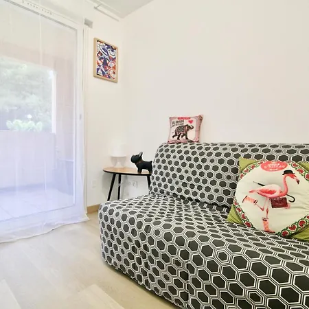 Apartmán T2 Refait A Neuf, Au Calme, Piscine, Parking Prive *